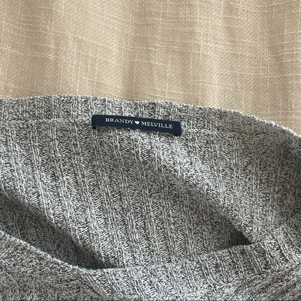 cropped long sleeve ribbed v neck top from brandy!